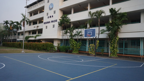 Regina Pacis Senior High School, 私立学校 | We provide Indonesia infrastructure map on various property sectors and data. Access property listings, infrastructure developments, news, and valuable transaction data for informed decisions.