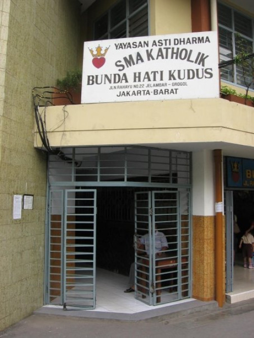 Bunda Hati Kudus Senior High School, 私立学校 | We provide Indonesia infrastructure map on various property sectors and data. Access property listings, infrastructure developments, news, and valuable transaction data for informed decisions.