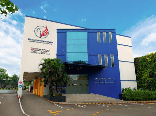 Lentera Indonesia Middle School, 私立学校 | We provide Indonesia infrastructure map on various property sectors and data. Access property listings, infrastructure developments, news, and valuable transaction data for informed decisions.