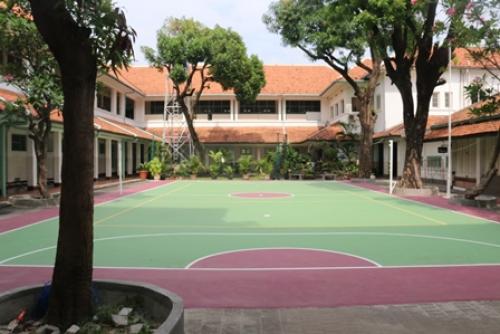 Santa Ursula Junior High School, 私立学校 | We provide Indonesia infrastructure map on various property sectors and data. Access property listings, infrastructure developments, news, and valuable transaction data for informed decisions.