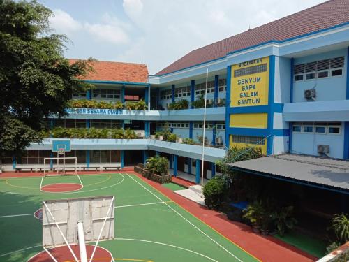Tiara Kasih Primary School, 私立学校 | We provide Indonesia infrastructure map on various property sectors and data. Access property listings, infrastructure developments, news, and valuable transaction data for informed decisions.