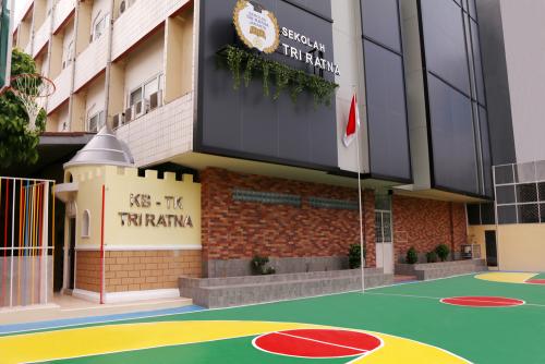 Tri Ratna Kindergarten School Jakarta, 私立学校 | We provide Indonesia infrastructure map on various property sectors and data. Access property listings, infrastructure developments, news, and valuable transaction data for informed decisions.