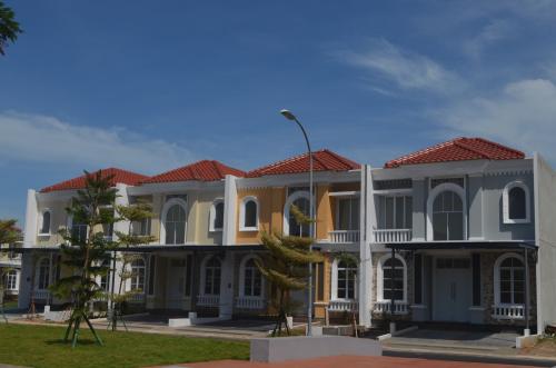 La Seine - Jakarta Garden City, residential commercial for lease sale, dijual disewakan | We provide Indonesia infrastructure map on various property sectors and data. Access property listings, infrastructure developments, news, and valuable transaction data for informed decisions.