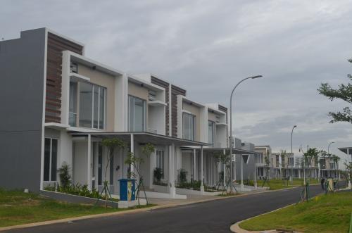 Yarra - Jakarta Garden City, residential commercial for lease sale, dijual disewakan | We provide Indonesia infrastructure map on various property sectors and data. Access property listings, infrastructure developments, news, and valuable transaction data for informed decisions.