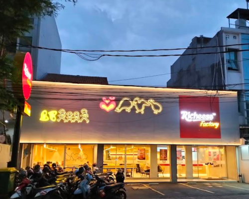 Richeese Factory Bendungan Hilir, Stand Alone Retail | We provide Indonesia infrastructure map on various property sectors and data. Access property listings, infrastructure developments, news, and valuable transaction data for informed decisions.