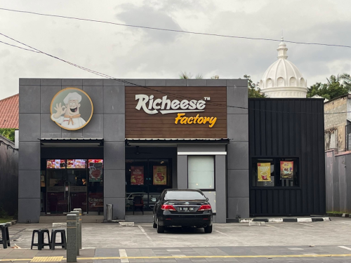 Richeese Factory Kemang Selatan, Stand Alone Retail | We provide Indonesia infrastructure map on various property sectors and data. Access property listings, infrastructure developments, news, and valuable transaction data for informed decisions.
