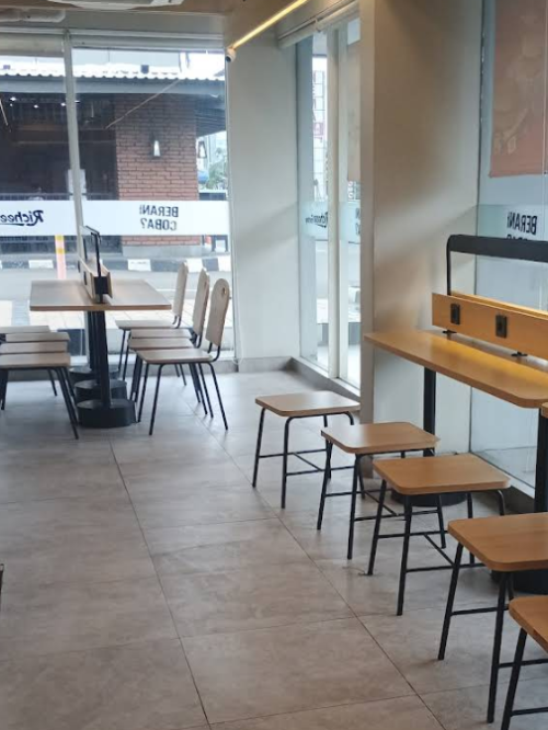 Richeese Factory Tiis Tebet, Stand Alone Retail | We provide Indonesia infrastructure map on various property sectors and data. Access property listings, infrastructure developments, news, and valuable transaction data for informed decisions.