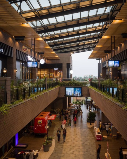 AEON Mall – Jakarta Garden City atau biasa disebut AEON JGC, merupakan pusat perbelanjaan yang terletak di Jalan Boulevard Jakarta Garden City, Kecamatan Cakung...