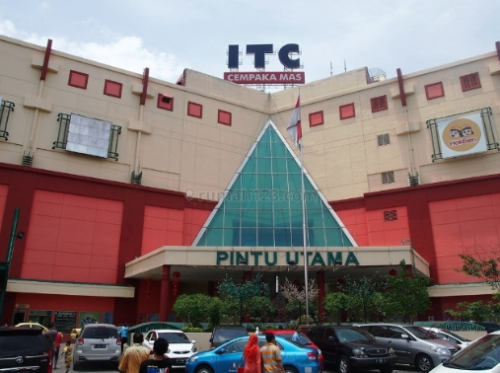 ITC Cempaka Mas merupakan pusat perbelanjaan yang terletak di Jalan Cempaka Mas Timur, Kecamatan Kemayoran, Jakarta Pusat. Pusat perbelanjaan ini berdiri sejak...