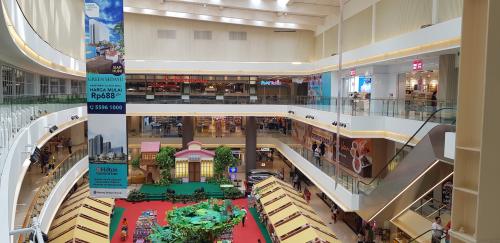 Green Sedayu Mall, 零售租赁 | We provide Indonesia infrastructure map on various property sectors and data. Access property listings, infrastructure developments, news, and valuable transaction data for informed decisions.