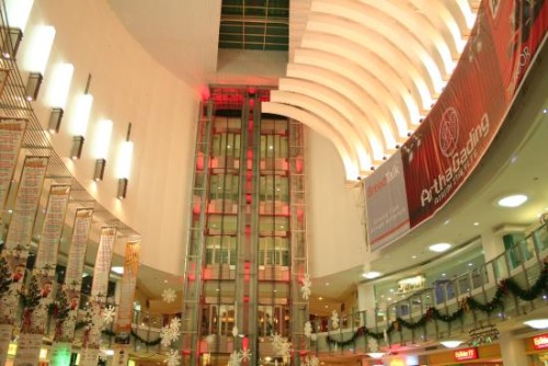 Mall Artha Gading merupakan salah satu pusat perbelanjaan yang terletak di  di kawasan Kelapa Gading, Jakarta Utara. Artha Gading mulai beroperasi pada tahun 20...