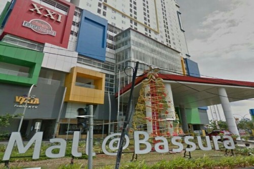 Mall @Bassura City merupakan pusat perbelanjaan yang terletak di Jalan Jend. Basuki Rachmat, Kecamatan Jatinegara, Jakarta Timur. Pusat perbelanjaan ini resmi d...