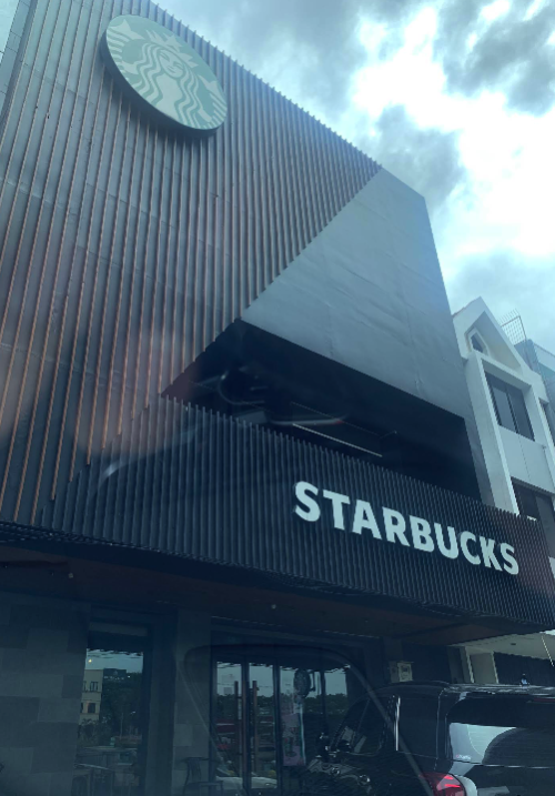 Starbucks Boulevard Barat, Stand Alone Retail | We provide Indonesia infrastructure map on various property sectors and data. Access property listings, infrastructure developments, news, and valuable transaction data for informed decisions.
