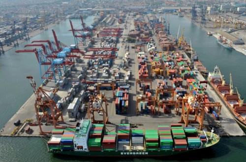 Port of Tanjung Priok, 海港 | We provide Indonesia infrastructure map on various property sectors and data. Access property listings, infrastructure developments, news, and valuable transaction data for informed decisions.