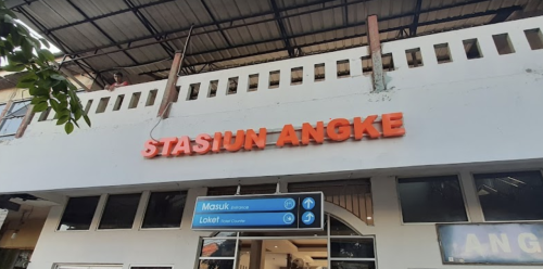 Angke Station, 通勤站 | We provide Indonesia infrastructure map on various property sectors and data. Access property listings, infrastructure developments, news, and valuable transaction data for informed decisions.