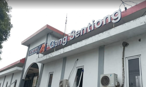 Gang Sentiong Station, 通勤站 | We provide Indonesia infrastructure map on various property sectors and data. Access property listings, infrastructure developments, news, and valuable transaction data for informed decisions.
