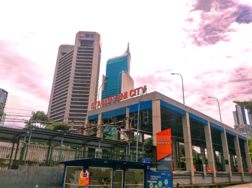 Sudirman Baru (BNI City) Station, 通勤站 | We provide Indonesia infrastructure map on various property sectors and data. Access property listings, infrastructure developments, news, and valuable transaction data for informed decisions.