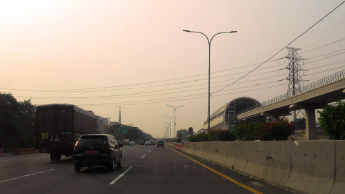 TMII Station, 轻轨站 | We provide Indonesia infrastructure map on various property sectors and data. Access property listings, infrastructure developments, news, and valuable transaction data for informed decisions.