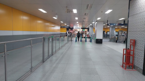 Istora Mandiri Station, 捷运站 | We provide Indonesia infrastructure map on various property sectors and data. Access property listings, infrastructure developments, news, and valuable transaction data for informed decisions.