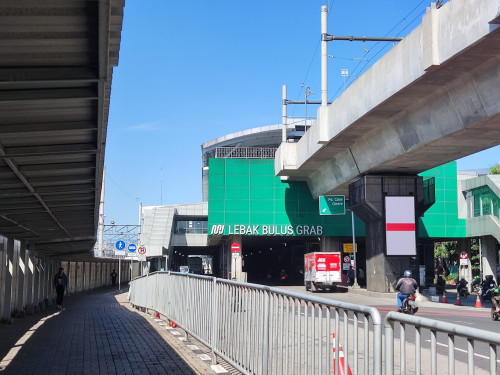 Lebak Bulus Grab Station, 捷运站 | We provide Indonesia infrastructure map on various property sectors and data. Access property listings, infrastructure developments, news, and valuable transaction data for informed decisions.