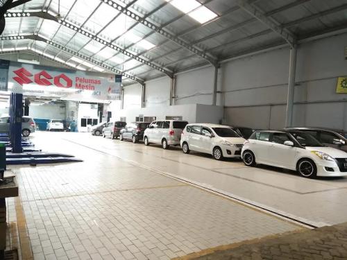 APM Suzuki Veteran Jakarta, Automotive Dealership | We provide Indonesia infrastructure map on various property sectors and data. Access property listings, infrastructure developments, news, and valuable transaction data for informed decisions.