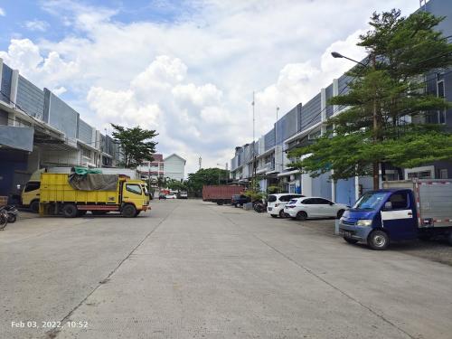 Prima Center Warehouse, 仓库 | We provide Indonesia infrastructure map on various property sectors and data. Access property listings, infrastructure developments, news, and valuable transaction data for informed decisions.
