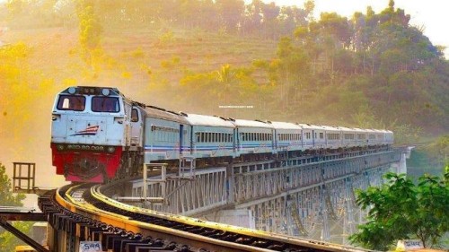 Cirebon-Kroya Intercity Line, 通勤 城际线 | We provide Indonesia infrastructure map on various property sectors and data. Access property listings, infrastructure developments, news, and valuable transaction data for informed decisions.