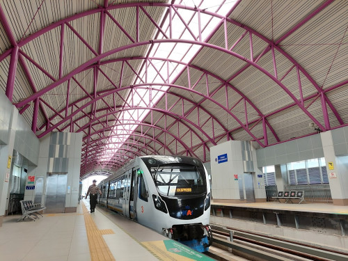 Bumi Sriwijaya Station, 轻轨站 | We provide Indonesia infrastructure map on various property sectors and data. Access property listings, infrastructure developments, news, and valuable transaction data for informed decisions.