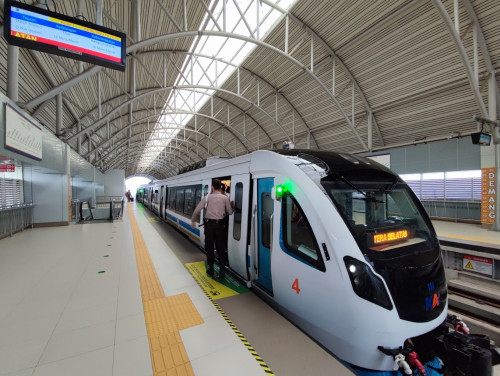 Demang Station, 轻轨站 | We provide Indonesia infrastructure map on various property sectors and data. Access property listings, infrastructure developments, news, and valuable transaction data for informed decisions.