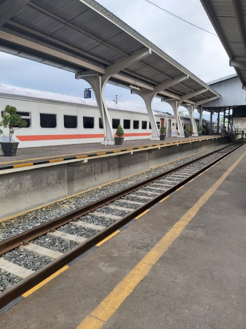 Padang Station, 机场火车站 | We provide Indonesia infrastructure map on various property sectors and data. Access property listings, infrastructure developments, news, and valuable transaction data for informed decisions.