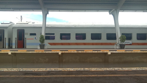 Padang Station, 机场火车站 | We provide Indonesia infrastructure map on various property sectors and data. Access property listings, infrastructure developments, news, and valuable transaction data for informed decisions.