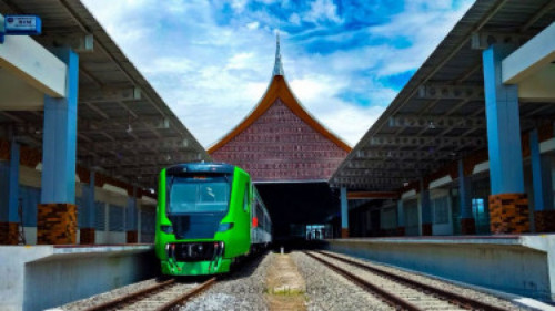 Minangkabau Airport Station, 机场火车站 | We provide Indonesia infrastructure map on various property sectors and data. Access property listings, infrastructure developments, news, and valuable transaction data for informed decisions.