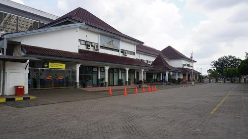 Kertapati Station, 城际站 | We provide Indonesia infrastructure map on various property sectors and data. Access property listings, infrastructure developments, news, and valuable transaction data for informed decisions.