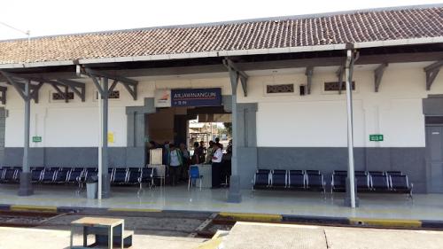 Arjawinangun Station, 城际站 | We provide Indonesia infrastructure map on various property sectors and data. Access property listings, infrastructure developments, news, and valuable transaction data for informed decisions.