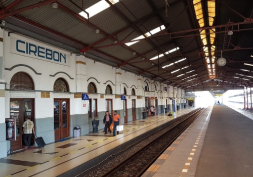 Cirebon Station, 城际站 | We provide Indonesia infrastructure map on various property sectors and data. Access property listings, infrastructure developments, news, and valuable transaction data for informed decisions.