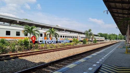 Cirebon Prujakan Station, 城际站 | We provide Indonesia infrastructure map on various property sectors and data. Access property listings, infrastructure developments, news, and valuable transaction data for informed decisions.