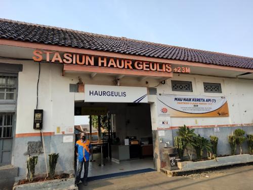 Haurgeulis Station, 城际站 | We provide Indonesia infrastructure map on various property sectors and data. Access property listings, infrastructure developments, news, and valuable transaction data for informed decisions.