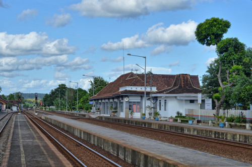 Wates Station, 机场火车站 | We provide Indonesia infrastructure map on various property sectors and data. Access property listings, infrastructure developments, news, and valuable transaction data for informed decisions.