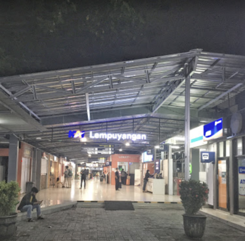 Lempuyangan Station, 通勤站 | We provide Indonesia infrastructure map on various property sectors and data. Access property listings, infrastructure developments, news, and valuable transaction data for informed decisions.