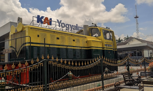 Tugu Yogyakarta Station, 通勤站 | We provide Indonesia infrastructure map on various property sectors and data. Access property listings, infrastructure developments, news, and valuable transaction data for informed decisions.