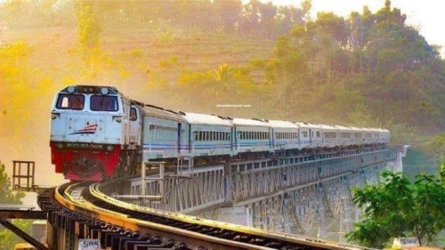 Bangil - Jember Intercity Line, 通勤 城际线 | We provide Indonesia infrastructure map on various property sectors and data. Access property listings, infrastructure developments, news, and valuable transaction data for informed decisions.