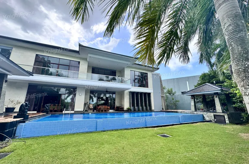Knight Frank | Luxurious Villa in Bukit Indah Sukajadi, Kelapa Hibrida, Batam | Luxurious Villa in Bukit Indah Sukajadi